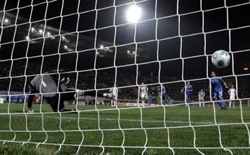 Έλεγχο για τα λέιζερ στο Παγκρήτιο διέταξε η FIFA