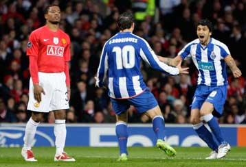 «Τσίμπησαν» τις ισοπαλίες Αρσεναλ και Πόρτο σε Βιγιαρεάλ και Μάντσεστερ