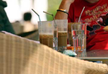 Μποϊκοτάζ στις καφετέριες της Αθήνας κατά του ακριβού καφέ