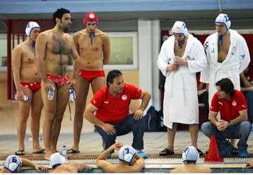 Με +3 θα πάει ο Ολυμπιακός στο Ζάγκρεμπ, 8-5 την Μλάντοστ στον Πειραιά