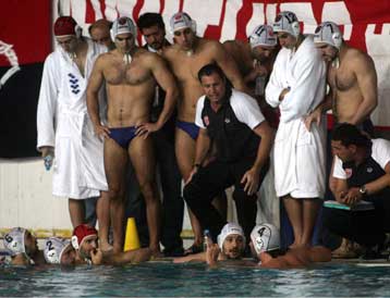 Παράπονα Λούδη και παικτών του Πανιωνίου για τη διαιτησία κόντρα στη Ζέγκεντ