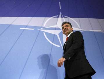 Υπεραμύνεται ο Γκιουλ των τουρκικών ενστάσεων για τον νέο γγ του ΝΑΤΟ