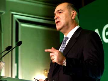 Ο Ανδρέας Βγενόπουλος έκανε λόγο για «μεταγραφές κόστους και ουσίας»