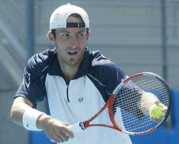 Στα προημιτελικά του Status Athens Open 2009 προκρίθηκε ο Οικονομίδης