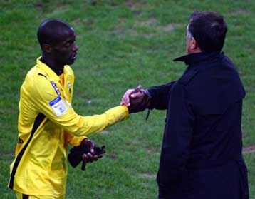 Έκρηξη Εντίνιο κατά Μπάγεβιτς και κλήση σε απολογία