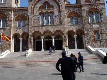 Συναγερμός σε ΕΛ.ΑΣ. και Εκκλησία για το οργανωμένο τετραπλό χτύπημα κατά ναών