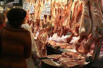 Έως 10 ευρώ το κιλό αναμένεται να φτάσει φέτος η τιμή του πασχαλινού οβελία