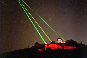 Καμπύλες ακτίνες λέιζερ κατάφεραν να εκπέμψουν Αμερικανοί φυσικοί