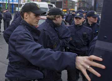 Ένας νεκρός και τρεις τραυματίες από εισβολή ενόπλου σε εστιατόριο του Ρότερνταμ