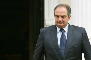 Στο 7,5% διευρύνεται το προβάδισμα του ΠΑΣΟΚ, σύμφωνα με νέα έρευνα