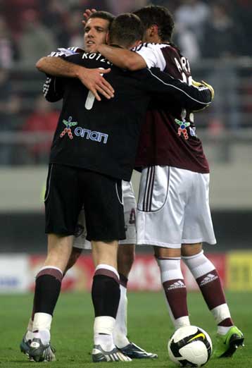 Η Λάρισα «άλωσε» το… κάστρο του Ολυμπιακού και «καλπάζει» για πεντάδα