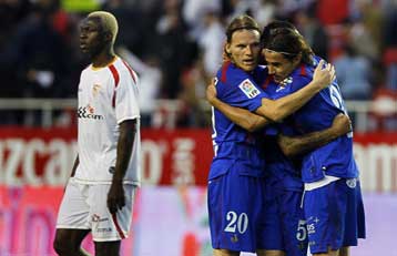 «Αναψε» τη μάχη για το… σεντόνι η ήττα της Σεβίλης