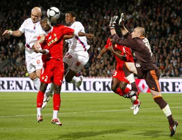 «Χαρακίρι» της Λιόν ανέβασε την Μαρσέιγ στην πρώτη θέση