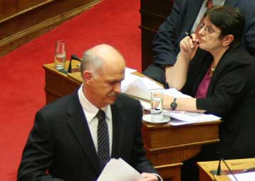 Βολές, αιχμές αλλά και κάλεσμα για κοινή δράση στην απάντηση Γ.Παπανδρέου προς ΚΚΕ