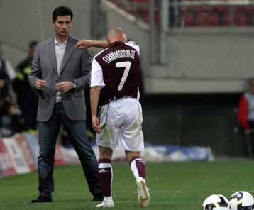 Μοίρασε «μπράβο» ο Ουζουνίδης για τη νίκη της Λάρισας επί του Ολυμπιακού