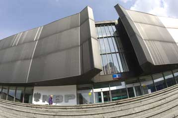 Στη βοήθεια του ΔΝΤ προσφεύγει για την οικονομική κρίση και η Πολωνία