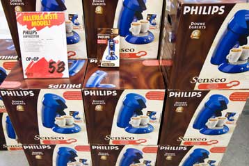 Εκατομμύρια καφετιέρες θα αποσύρει η Philips λόγω προβλήματος στο βραστήρα