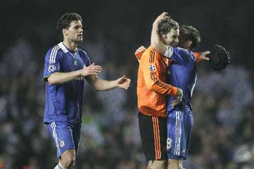 Ο Λάμπαρντ σκέφτεται τη Μπαρτσελόνα και οι Ισπανοί τη Χετάφε