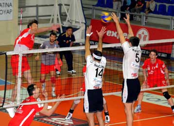 Ο Ολυμπιακός έκανε το 2-0 επί της ΕΑΠ στην Πάτρα και πάει φουλ για τελικό