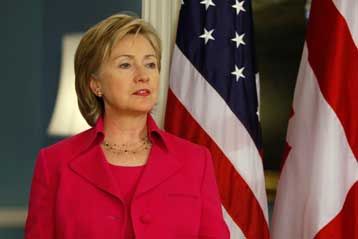 Έκκληση για παγκόσμια δράση κατά της πειρατείας απηύθυνε η Χ.Κλίντον