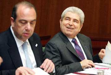 Στήριξη Κυπριανού σε Χριστόφια για το Κυπριακό, διαφωνίες από την ΕΔΕΚ