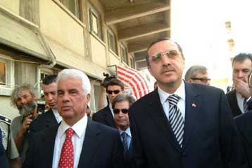 Προς νίκη στις «εκλογές» στα κατεχόμενα οδεύει ο Ντερβίς Έρογλου