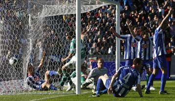 Ανατροπή από τη Χέρτα, «τρίποντο» για το Αμβούργο