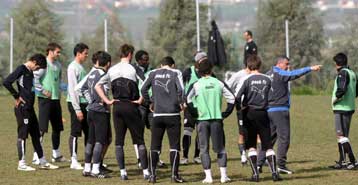 Τούμπα έγινε η Σουρωτή, διαπραγματεύσεις με Λαριβέι