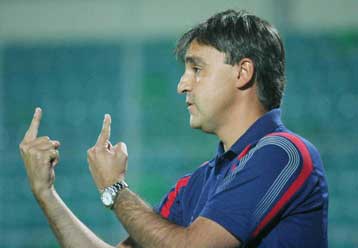 Προπονητής του Πανιωνίου και επισήμως ο Εμίλιο Φερέρα