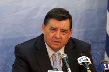 Η κυβέρνηση ακολουθεί τον ΛΑΟΣ, λέει ο Γ.Καρατζαφέρης εξηγώντας τη «συγκυβέρνηση»