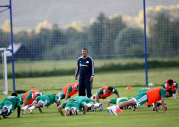 Πρόστιμο Τεν Κάτε σε τρεις… υπέρβαρους παίκτες του