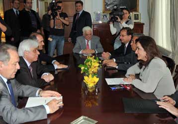 Ευρεία σύσκεψη στο υπουργείο Εξωτερικών για τη μετανάστευση