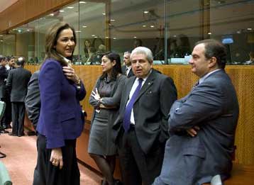 Επίσκεψη Καραμανλή στην Κύπρο με αβέβαιο το μέλλον των συνομιλιών Χριστόφια-Ταλάτ