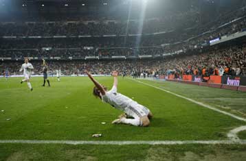 Το φιλί της ζωής έδωσε ο Ιγκουαΐν στη Ρεάλ Μαδρίτης