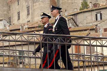 Γερμανίδα εγκατέλειψε τα τρία παιδιά της σε πιτσαρία στη βόρεια Ιταλία