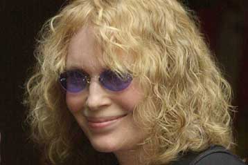 Απεργία δίψας ξεκινά η Μία Φάροου για τις ωμότητες του Νταρφούρ