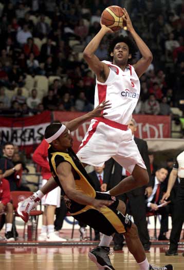 Παρέμειναν τα Τρίκαλα, στην Α2 το Αιγάλεω, εκτός πλέι οφ η ΑΕΚ, ρεκόρ ο Ολυμπιακός