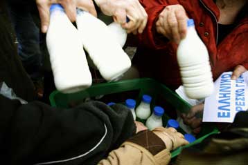 Για νέες κινητοποιήσεις ετοιμάζονται το Μάιο οι κτηνοτρόφοι