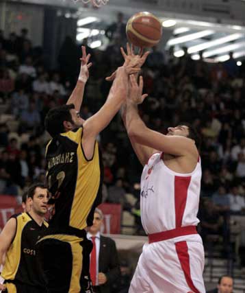 «Θρυλικό» ρεκόρ με νίκη 80-70 επί του Αμαρουσίου, τραυματίστηκε ο Μπουρούσης