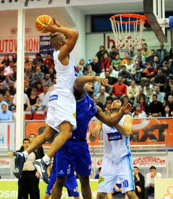 Παρά την ήττα στην Καβάλα, ο Κολοσσός πέρασε ως 8ος στα πλέι οφ