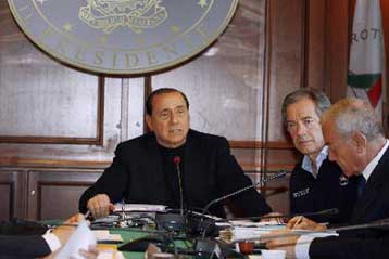 Στη Λ Ακουιλα μεταφέρει η κυβέρνηση Μπερλουσκόνι τη σύνοδο της G8 τον Ιούλιο