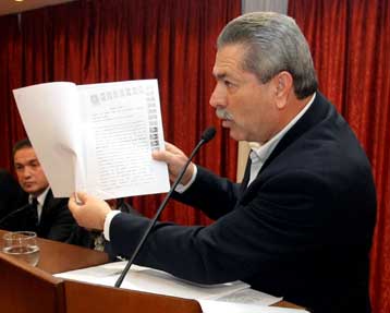 Συνεχίζεται ο… πόλεμος στον ΟΦΗ ανάμεσα στον Ξημέρη και τον Βατσινά