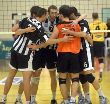 Ο ΠΑΟΚ ισοφάρισε σε 2-2 νίκες τον Αρη με 3-2 σετ και εντάσεις