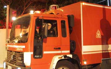 Μια ηλικιωμένη τραυματίστηκε στη διάρκεια πυρκαγιάς σε πολυκατοικία της Θεσσαλονίκης