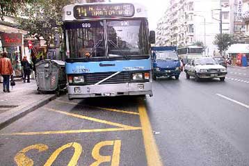 Πυροβολισμοί με Φλόμπερ εναντίον αστικού λεωφορείου στην Καλαμαριά