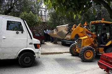 Ληστεία χρηματαποστολής στη Δάφνη με μπουλντόζα και λεία ένα εκατ. ευρώ