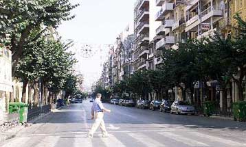 Μείωση τζίρου στα εμπορικά καταστήματα την περίοδο του Πάσχα