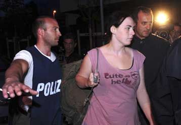 «Δεν είχαμε λεφτά» δηλώνει το ζεύγος Γερμανών που άφησε τρία μικρά παιδιά σε πιτσαρία