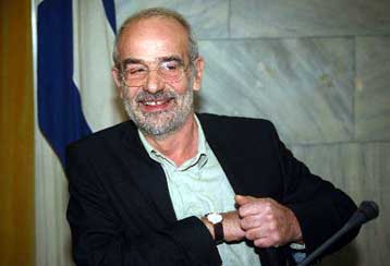 Η κυβέρνηση καταφεύγει «στις πιο γελοίες παραδόσεις της Δεξιάς», λέει ο Αλ.Αλαβάνος