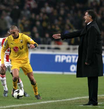 Νέο επεισόδιο στην ΑΕΚ μεταξύ Μπάγεβιτς – Τζιμπούρ